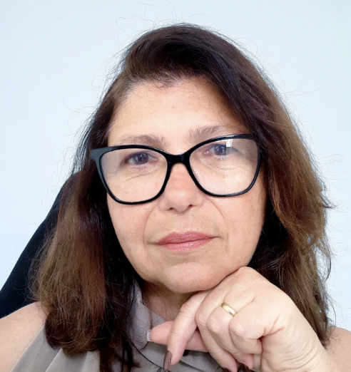 RENATA SEGÓVIA SEGATTO VIEIRA 